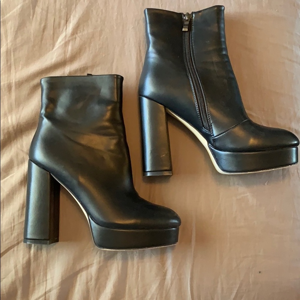 Simmi Black Platform Zip-Up Boots